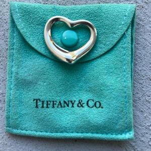TIFFANY & CO. | Large Elsa Peretti Open Heart Pendant